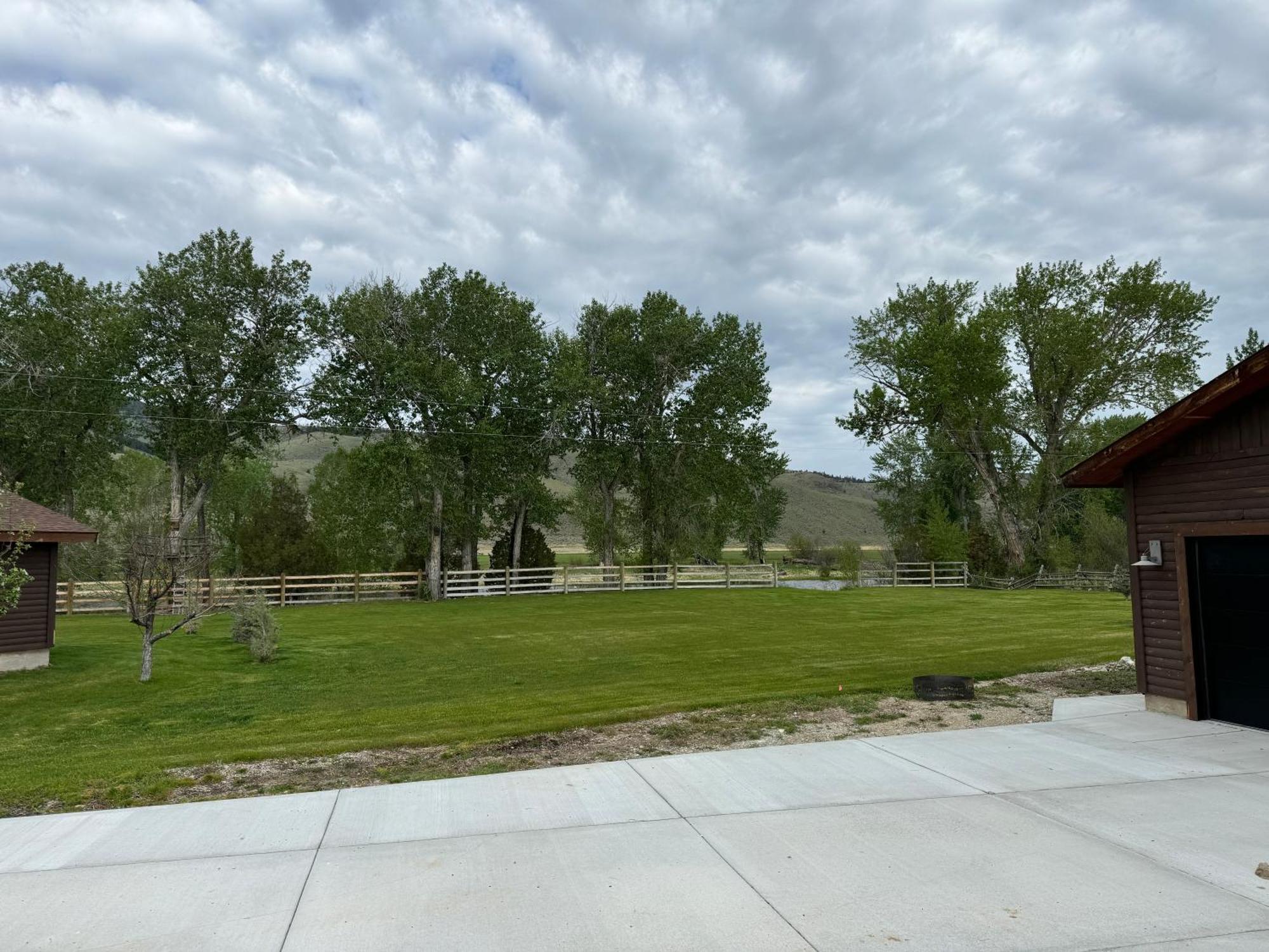 Sportsman Lodge Melrose Mt ビュート エクステリア 写真